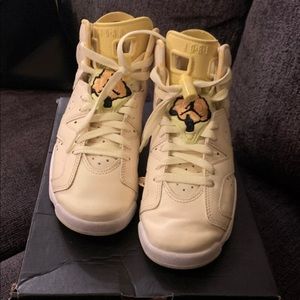 Jordan 6 Grade School Size 4.5